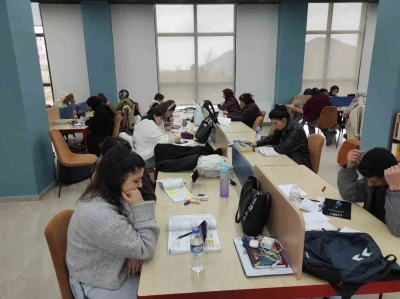 Sason&rsquo;da yeni k&uuml;t&uuml;phaneye yoğun ilgi
