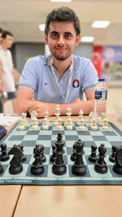 Satranç sporcusu Talat Yıldız, CM unvanını kazandı
