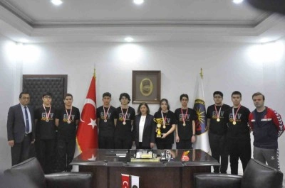 Satran&ccedil;ta Gaziantep&rsquo;in hamle Şampiyonu GKV &Ouml;zel Liseleri