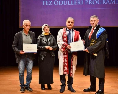 SAÜ’de lisansüstü başarılar geleceğe ilham oldu
