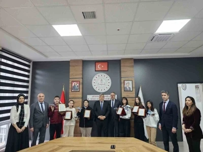 Savunmadan Sanata yarışmasında &ouml;d&uuml;ller sahiplerini buldu
