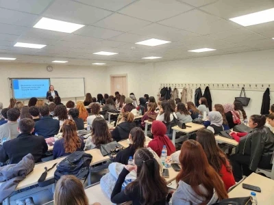 SBF’de seminerler devam ediyor
