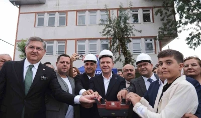 Seçer: &quot;Belediye başkanları her şeyden önce halkın acısını anlamalı&quot;
