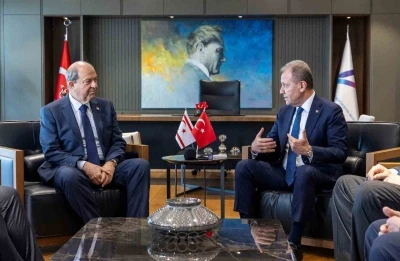 Se&ccedil;er: "Kıbrıs davasını siyaset &uuml;st&uuml; g&ouml;r&uuml;yoruz"
