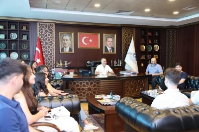 SEDA’dan ilk binde 11 öğrenci: Gençlerden Başkan Dursun’a teşekkür ziyareti
