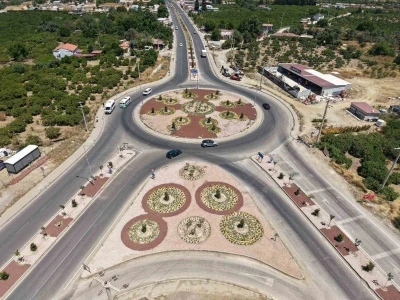 Seferihisar&rsquo;ın iki b&uuml;y&uuml;k kavşağı yenilendi
