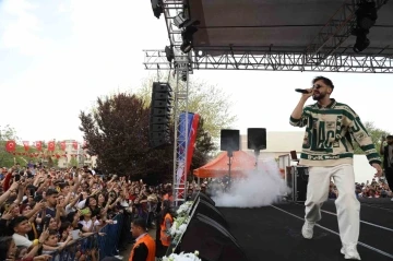 Sefo Gaziantep&rsquo;te sevenleriyle buluşuyor
