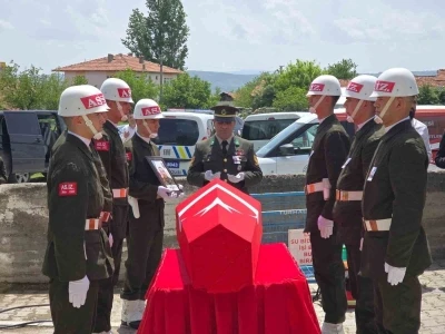 Şehidin Tokat&rsquo;taki kabri ailesinin isteği &uuml;zerine İstanbul&rsquo;a g&ouml;nderildi
