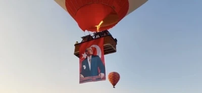 Şehit aileleri 30 Ağustos’u Pamukkale semalarında kutladı
