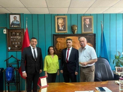 Şehit ailesine h&uuml;rmet g&ouml;steren şof&ouml;r &ouml;d&uuml;llendirildi

