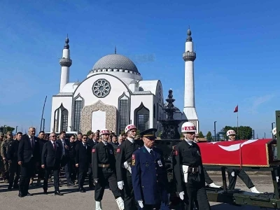 Şehit Astsubay Kıdemli Baş&ccedil;avuş memleketinde son yolculuğuna uğurlandı
