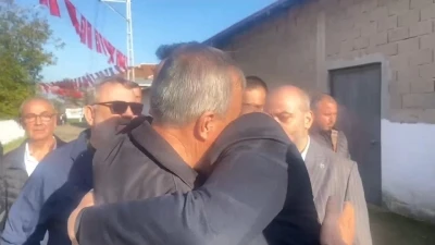 Şehit babası MHP’li başkana sarılıp &quot;Beni Devlet Bahçeli’ye götürün&quot; dedi
