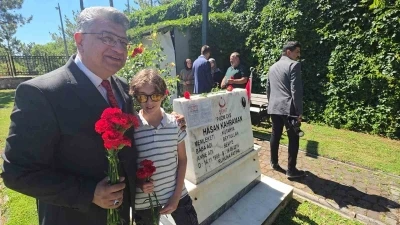 Şehit babasına her karne d&ouml;nemi s&ouml;z&uuml;n&uuml; tutuyor
