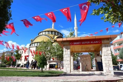 Şehit oğlunun adına 3 bin 700 Kur’an-ı Kerim ve hayrat çeşmesi
