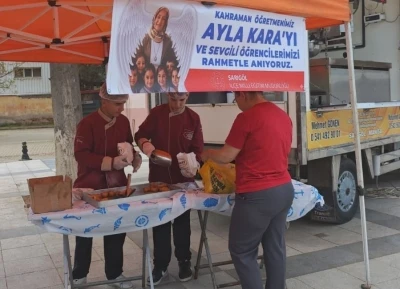 Şehit &ouml;ğretmen ve &ouml;ğrenciler i&ccedil;in lokma hayrı

