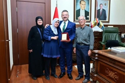 Şehit polis Aziz Oray’ın ailesi Vali Aksoy’u ziyaret etti
