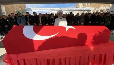 Şehit üsteğmen son yolculuğuna uğurlandı
