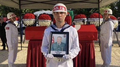 Şehit uzman çavuş son yolculuğuna uğurlandı
