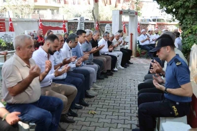 Şehit Ziya Özkozanoğlu kabri başında anıldı
