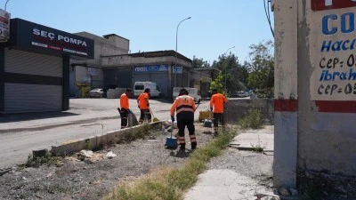 Şehitkamil Belediyesi'nden K&Uuml;SGET Sanayi B&ouml;lgesi'nde Yoğun Temizlik Mesaisi