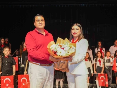 Şehitkamil &ccedil;ocuk orkestrasından coşkulu 19 Mayıs konseri
