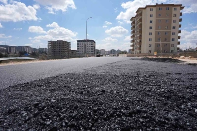Şehitkamil&rsquo;de 6 ayda 165 bin ton asfalt serildi

