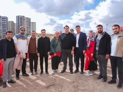 Şehitkamil’de gençler, Cumhuriyet için yürüdü
