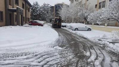 Şehitkamil&rsquo;de Karla M&uuml;cadele Aralıksız S&uuml;r&uuml;yor