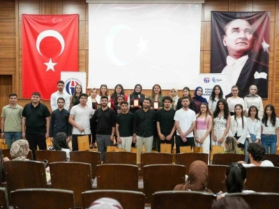 Şehitkamil&rsquo;de Kent G&ouml;n&uuml;ll&uuml;leri Projesi&rsquo;nde mezuniyet coşkusu
