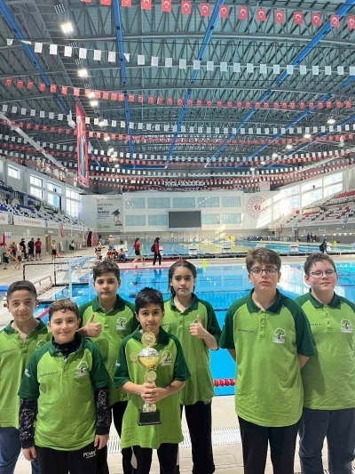 Şehitkamil&rsquo;in gen&ccedil; sporcularından &ccedil;ifte şampiyonluk gururu
