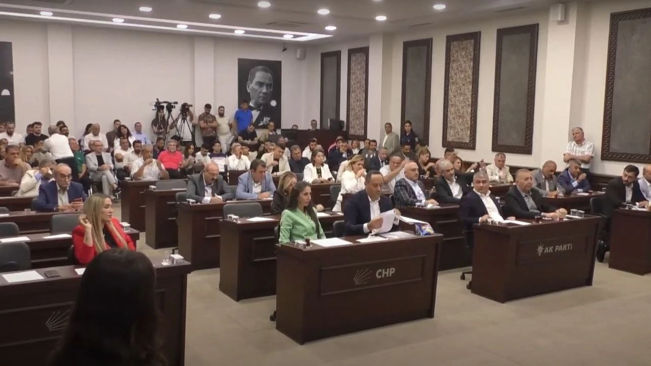 Şehitkamil Meclisi’nde tansiyon yükseldi!