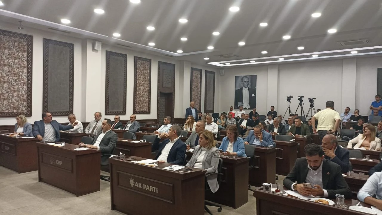 Şehitkamil Meclisinde Denetim Komisyonu krizi! Mecliste sinirler gerildi