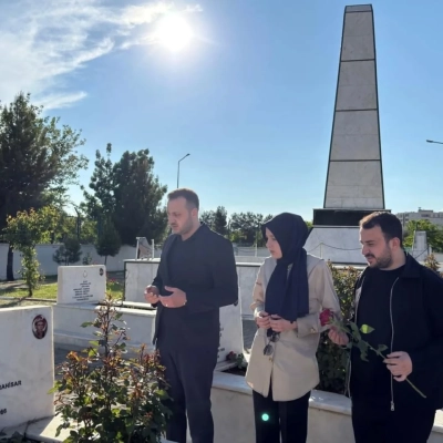 Şehitler İ&ccedil;in Karanfil
