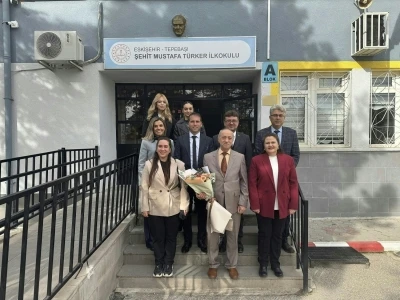 Şehrin en kıdemli öğretmenini ziyaret ettiler
