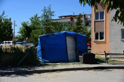 Şehzadeler Belediyesi&rsquo;nden Selimşahlar&rsquo;da ka&ccedil;ak yapılara m&uuml;dahale

