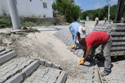 Şehzadeler&rsquo;de 20 bin metrekare kilit parke taşı d&ouml;şenecek
