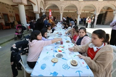 Şehzadeler&rsquo;de &ccedil;ocuklar rengarenk bir g&uuml;n ge&ccedil;irdi
