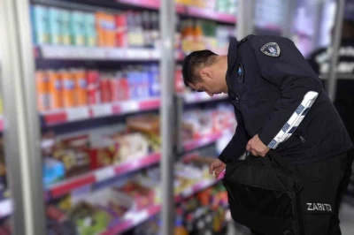 Şehzadeler&rsquo;de kırsal mahalle marketlerine sıkı denetim
