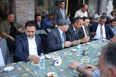 Sekmen ve Uçar saha gezisinde
