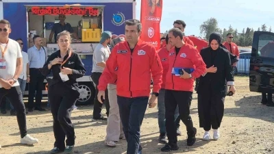 Selçuk Bayraktar: &quot;Zor koşullarda bu işi yapanlar dünyaya damgasını vuracak&quot;
