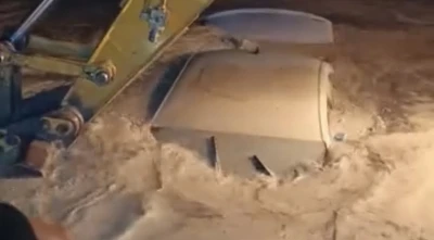 Selde hayatını kaybeden 2 kişinin bulunduğu aracın son g&ouml;r&uuml;nt&uuml;leri ortaya &ccedil;ıktı
