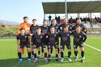 Selendi Belediyespor şampiyonluğa koşuyor
