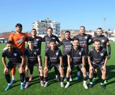 Selendi Belediyespor üçte üç yaptı

