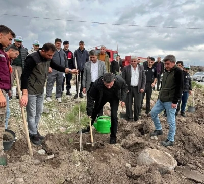 Selendi’de 800 fidan toprakla buluşturuldu
