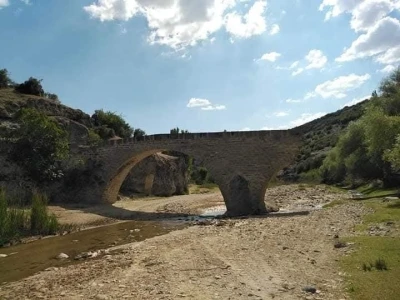 Selendi&rsquo;nin saklı hazinesi yeniden g&uuml;n y&uuml;z&uuml;ne &ccedil;ıkmayı bekliyor
