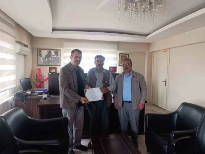 Selendili vatandaş 10 k&uuml;&ccedil;&uuml;kbaş kurbanını vekaletle bağışladı
