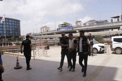 Sellekt&ouml;r yapma tartışmasında 3 kişiyi &ouml;ld&uuml;ren ş&uuml;pheli tutuklandı
