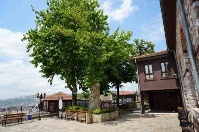 Sembol caminin 6 asırlık &ccedil;ınarı yıldırımlara rağmen ayakta
