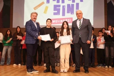 &rsquo;Sen Yaparsın Melikgazi&rsquo;de başarılı olan k&uuml;&ccedil;&uuml;k m&uuml;zisyenler &ouml;d&uuml;llerini aldı
