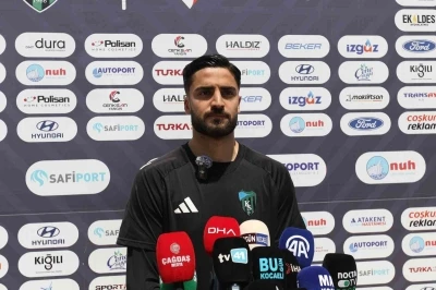 Serhat &Ouml;ztaşdelen: "Umarım uzun yıllar Kocaelispor kalesini korurum"
